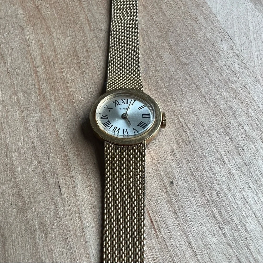 Vintage Timex ladies oval gold tone mechanical watch